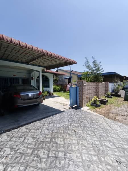 1-storey Terraced House for Sale in Taman Klebang Restu (Chemor) - Sam . - Exterior - PropertyGuru.com.my