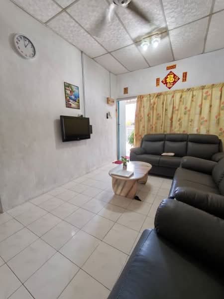 1-storey Terraced House for Sale in Taman Klebang Restu (Chemor) - Sam . - Living Room - PropertyGuru.com.my