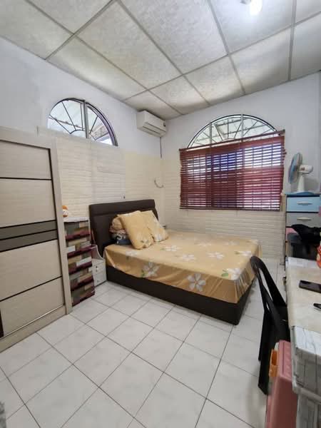 1-storey Terraced House for Sale in Taman Klebang Restu (Chemor) - Sam . - Bedroom - PropertyGuru.com.my