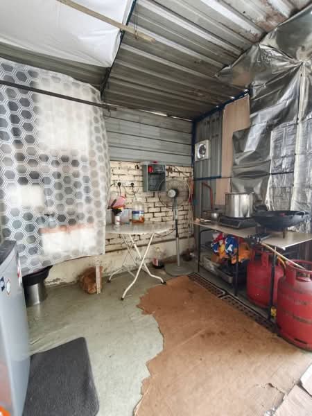 1-storey Terraced House for Sale in Taman Klebang Restu (Chemor) - Sam . - Kitchen - PropertyGuru.com.my
