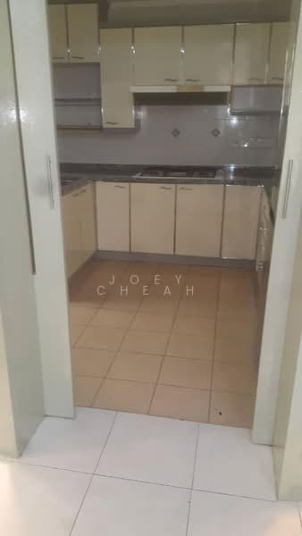 Condominium for Rent at Gold Coast Resort Condominium - Joey Cheah - Kitchen - PropertyGuru.com.my