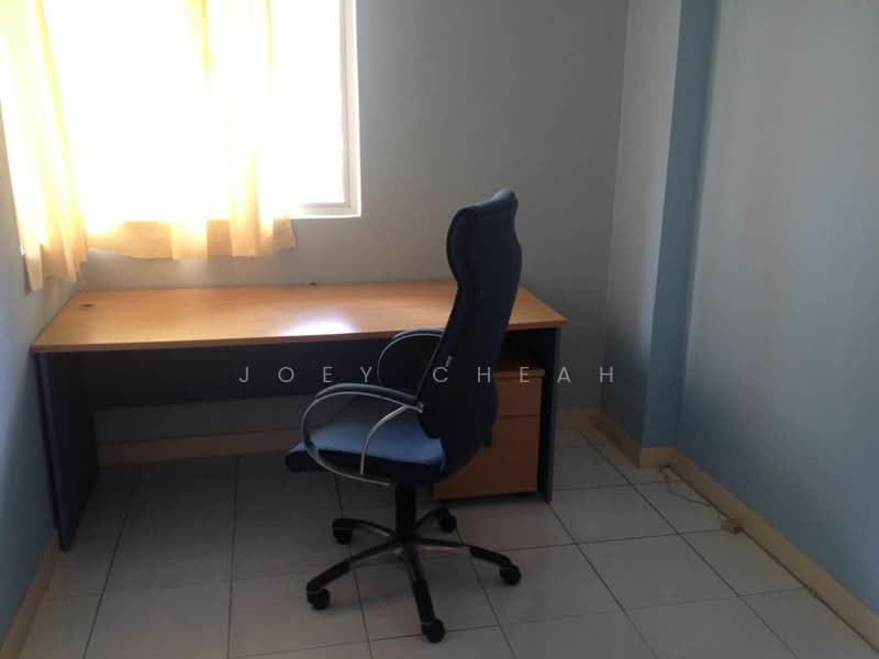 Condominium for Rent at Gold Coast Resort Condominium - Joey Cheah - Study - PropertyGuru.com.my