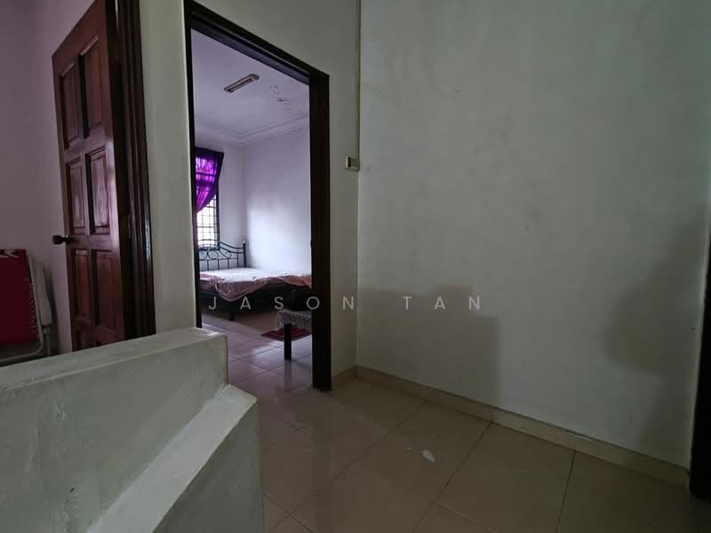 Rumah Teres 2 Tingkat untuk Dijual di Taman Puteri Wangsa (Ulu Tiram) - Jason Tan - Bedroom - PropertyGuru.com.my