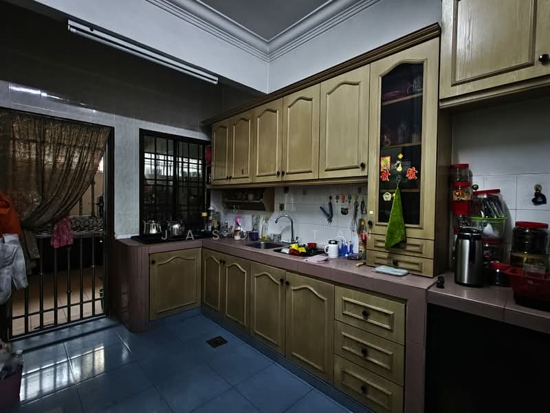 Rumah Teres 2 Tingkat untuk Dijual di Taman Puteri Wangsa (Ulu Tiram) - Jason Tan - Kitchen - PropertyGuru.com.my