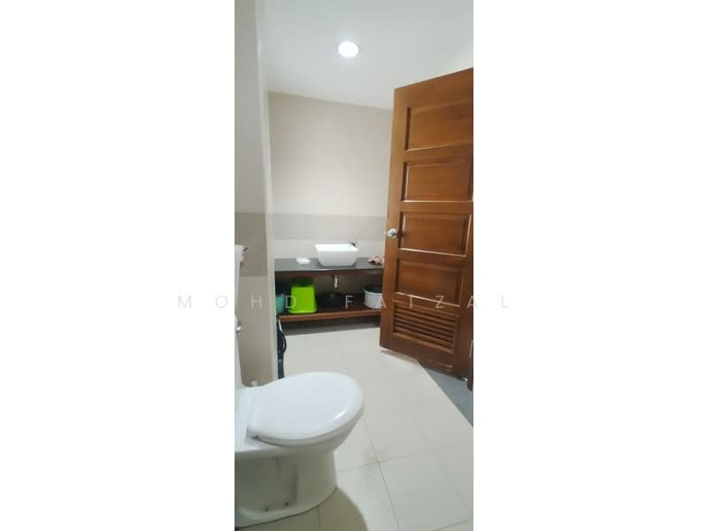 Semi-Detached House for Sale in Ampang (Selangor) - Mohd Faizal - Bathroom - PropertyGuru.com.my