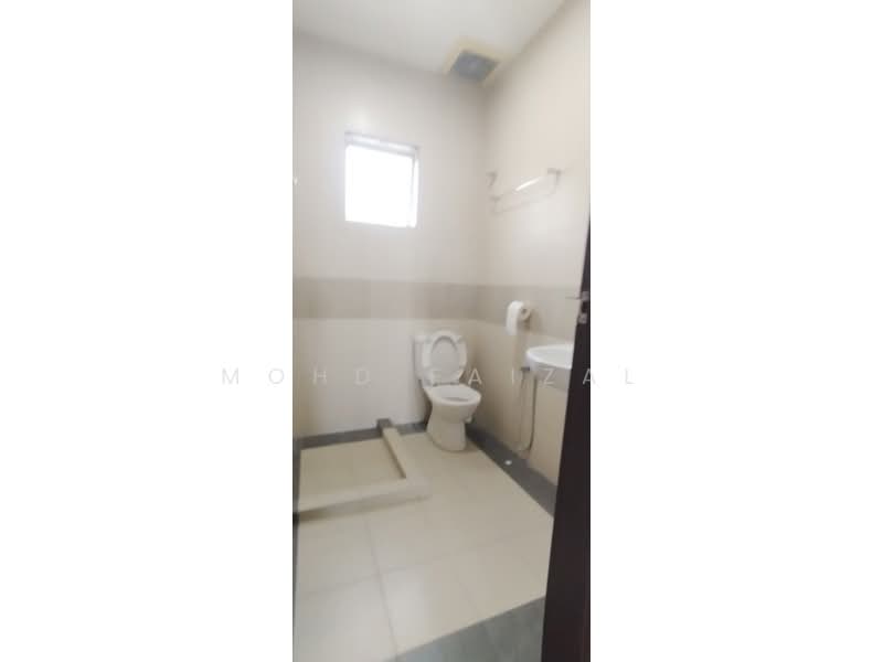 Semi-Detached House for Sale in Ampang (Selangor) - Mohd Faizal - Bathroom - PropertyGuru.com.my