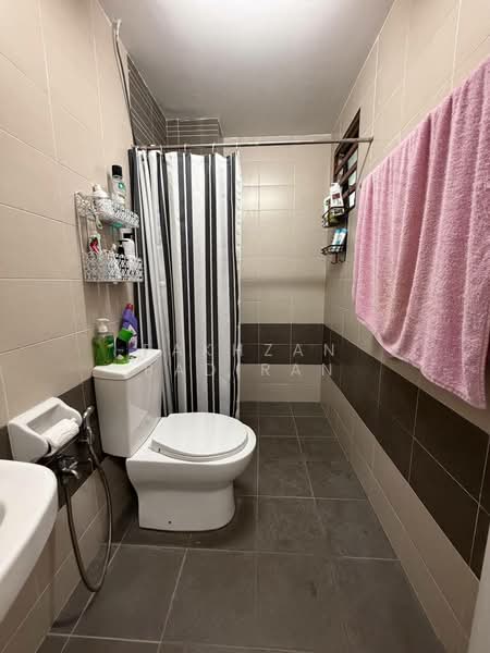 Rumah Berkembar untuk Dijual di Nilai Impian (Nilai) - Fakhzan Badiran - Bathroom - PropertyGuru.com.my