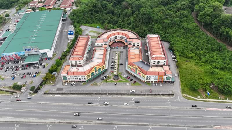 Shop for Sale in Kota Padawan (Kuching) - Sherene Kok - Exterior - PropertyGuru.com.my