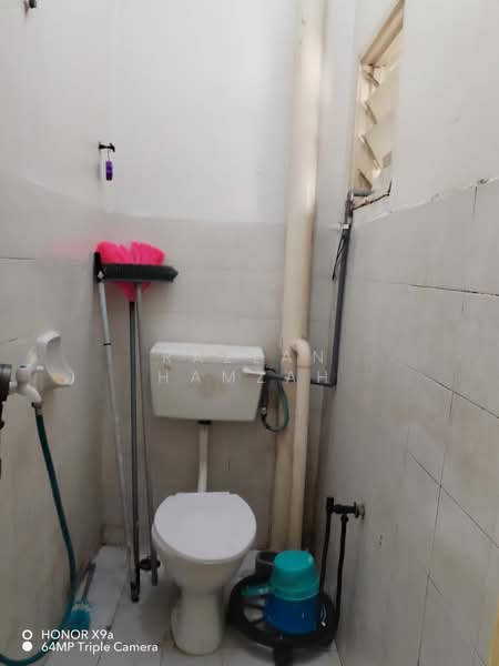 Apartment for Sale at Taman Mastiara - Razlan Hamzah - Bathroom - PropertyGuru.com.my