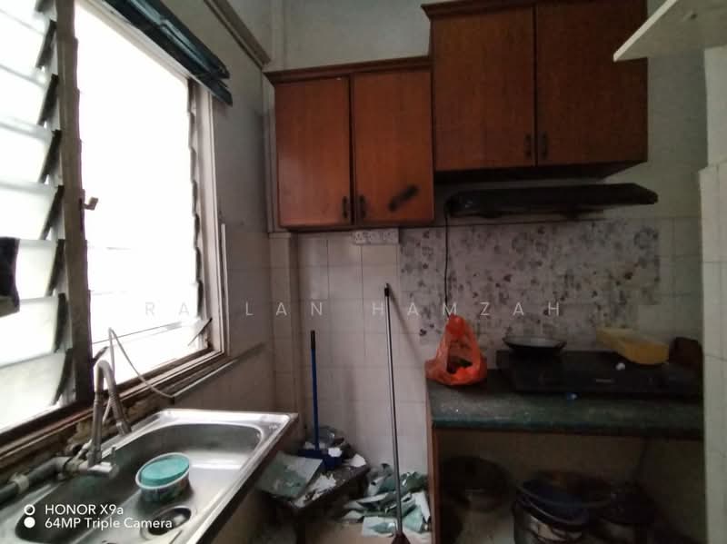 Apartment for Sale at Taman Mastiara - Razlan Hamzah - Kitchen - PropertyGuru.com.my