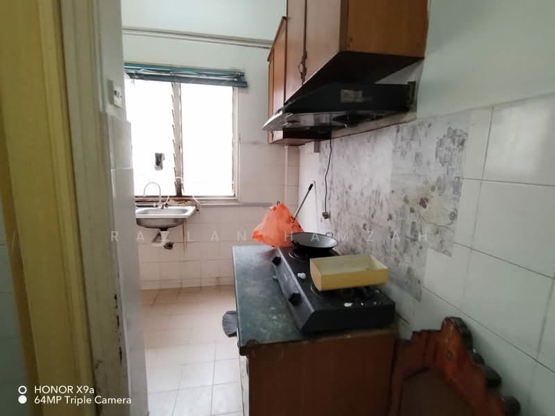 Apartment for Sale at Taman Mastiara - Razlan Hamzah - Kitchen - PropertyGuru.com.my