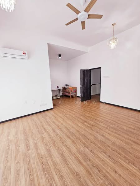 Rumah Teres 2 Tingkat untuk Dijual di Bukit Banyan (Sungai Petani) - Azura Ghani - Living Room - PropertyGuru.com.my