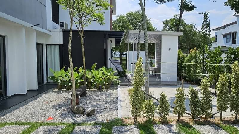 2-storey Terraced House for Sale in Setia Tropika (Johor Bahru) - William Tay - Exterior - PropertyGuru.com.my