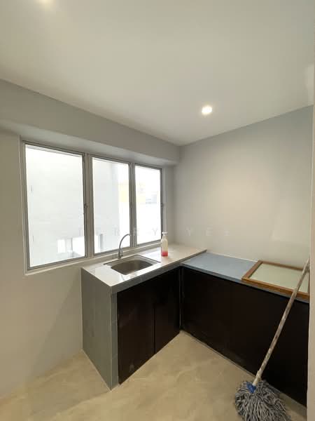 Pejabat untuk Disewa di Petaling Jaya (Selangor) - Terry Yee - Kitchen - PropertyGuru.com.my