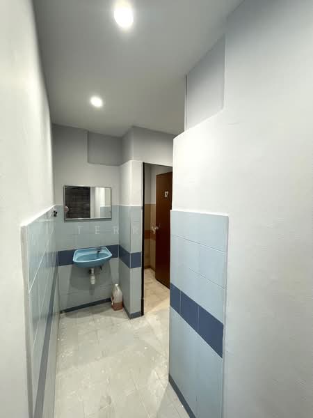Pejabat untuk Disewa di Petaling Jaya (Selangor) - Terry Yee - Bathroom - PropertyGuru.com.my