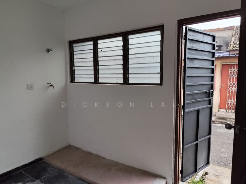 1-storey Terraced House for Rent in Kepong Baru (Kepong) - Dickson Lau - Entrance - PropertyGuru.com.my
