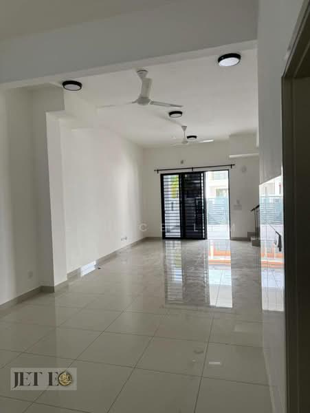 2-storey Terraced House for Sale in Telok Panglima Garang (Selangor) - Eunice Lim - Living Room - PropertyGuru.com.my