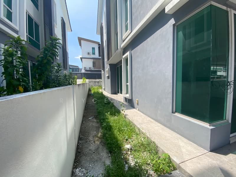 Semi-Detached House for Sale in Taman Naluri Emas (Seberang Jaya) - Raycent Lim - PropertyGuru.com.my