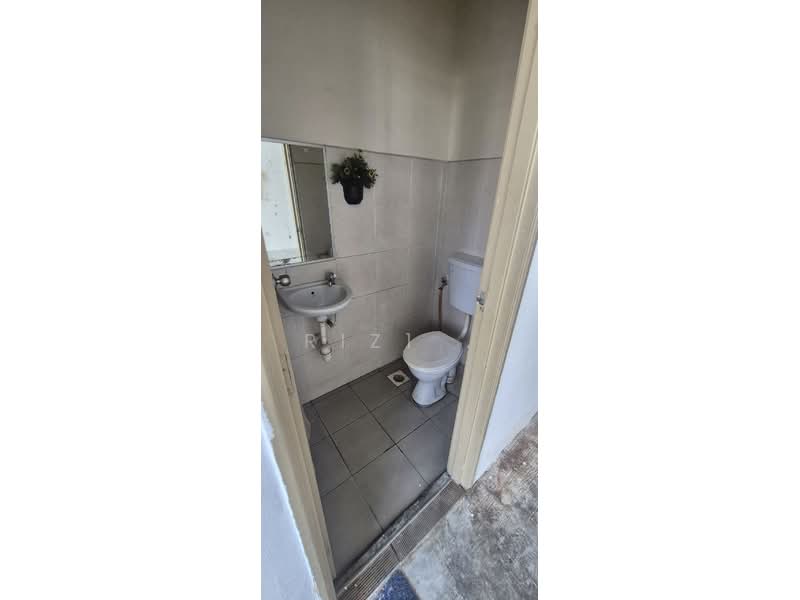 Shop / Office for Rent in Taman Shamelin Perkasa (Cheras) - RIZ1 . - Bathroom - PropertyGuru.com.my