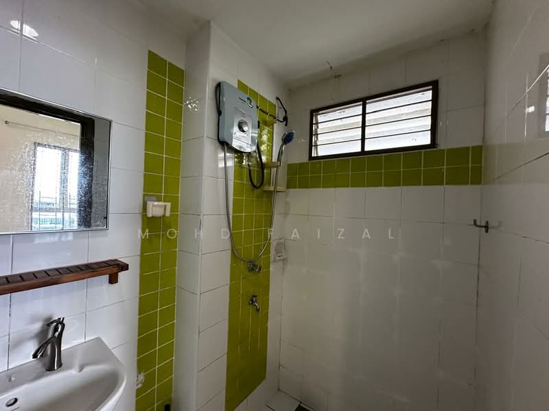 Condominium for Sale at Cyberia Crescent 2 - Mohd Faizal - Bathroom - PropertyGuru.com.my