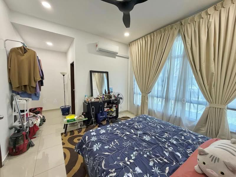 Rumah Teres 2 Tingkat untuk Disewa di Kampung Jalan Kebun (Shah Alam) - Salawati Busro - Bedroom - PropertyGuru.com.my