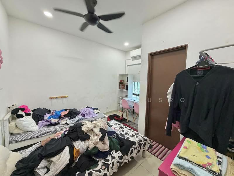 Rumah Teres 2 Tingkat untuk Disewa di Kampung Jalan Kebun (Shah Alam) - Salawati Busro - Bedroom - PropertyGuru.com.my