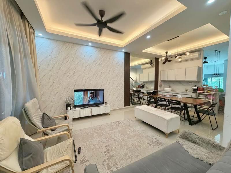 Rumah Teres 2 Tingkat untuk Disewa di Kampung Jalan Kebun (Shah Alam) - Salawati Busro - Living Room - PropertyGuru.com.my