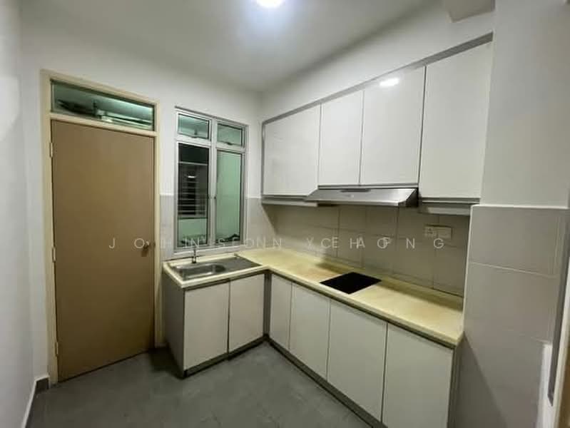 Apartment for Sale at Austin Suites (Permata Austin) - Johnson Chong - Kitchen - PropertyGuru.com.my