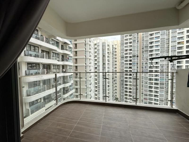 Kondominium untuk Dijual di Amberside @ Country Garden Danga Bay - Jason Khoo - Balcony - PropertyGuru.com.my