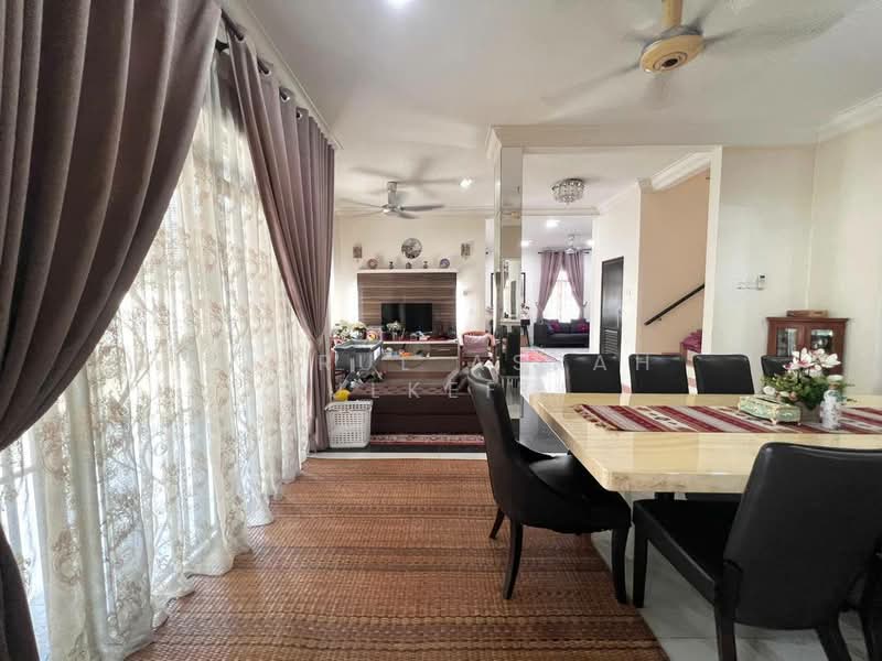 Rumah Berkembar untuk Dijual di Bandar Baru Bangi (Selangor) - Zairul Asrah Zulkefli - Living Room - PropertyGuru.com.my
