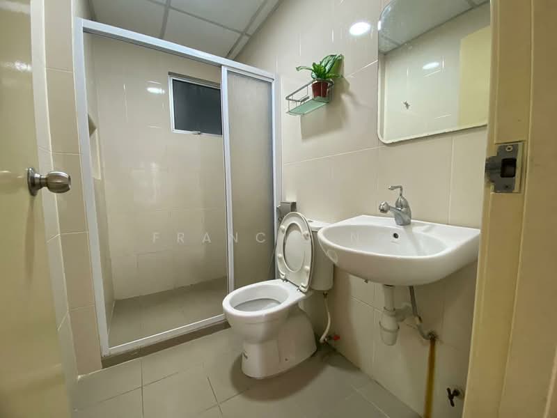 Kediaman Servis untuk Disewa di OUG Parklane - Francis Ng - Bathroom - PropertyGuru.com.my