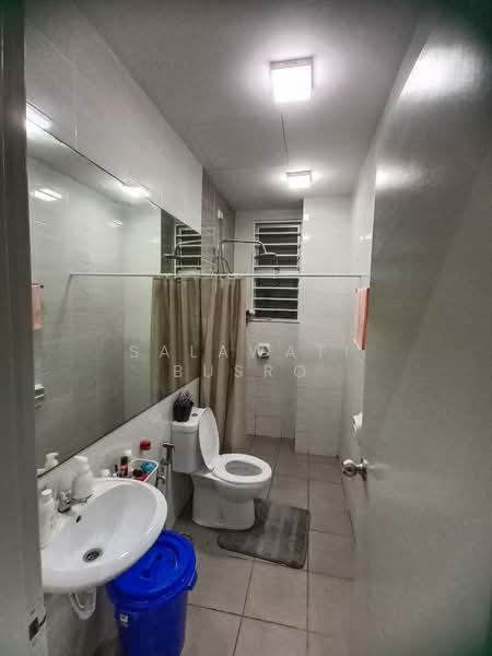 Servis Apartment untuk Disewa di Bsp Skypark - Salawati Busro - Bathroom - PropertyGuru.com.my