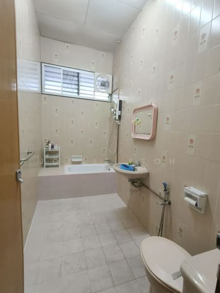 Rumah Banglo untuk Dijual di Taman Scotland (George Town) - Jossie Teoh - Bathroom - PropertyGuru.com.my
