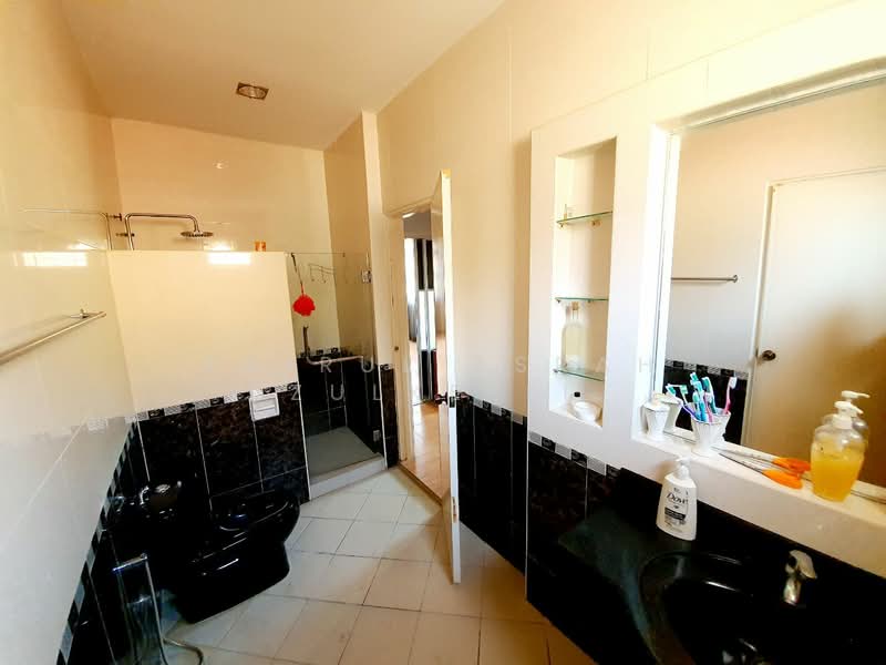 Rumah Banglo untuk Dijual di Bandar Baru Bangi (Selangor) - Zairul Asrah Zulkefli - Bathroom - PropertyGuru.com.my