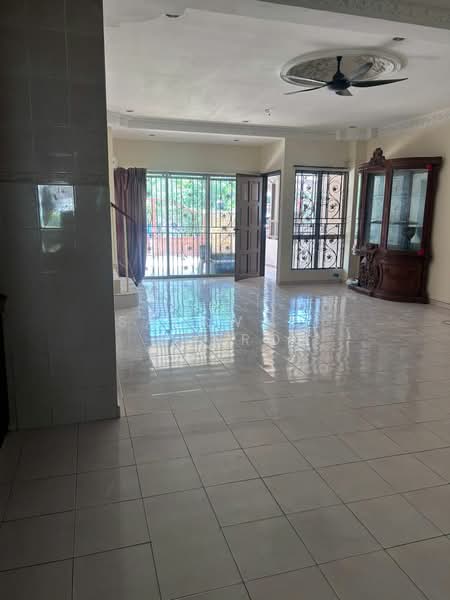 2-storey Terraced House for Rent in Seksyen 23 (Shah Alam) - Salawati Busro - Living Room - PropertyGuru.com.my