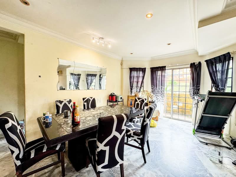 2.5-storey Terraced House for Sale in Setiawangsa (Kuala Lumpur) - Nazrin Hakimin - Dining Room - PropertyGuru.com.my