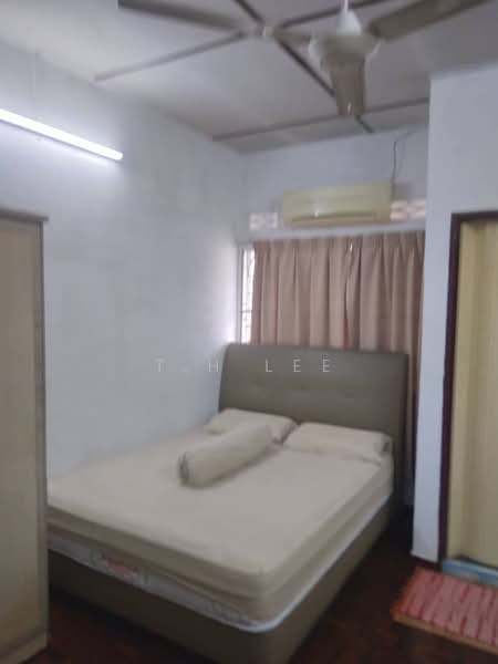 2-storey Terraced House for Sale in Klang (Selangor) - T.H Lee - Bedroom - PropertyGuru.com.my