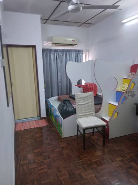 2-storey Terraced House for Sale in Klang (Selangor) - T.H Lee - Bedroom - PropertyGuru.com.my