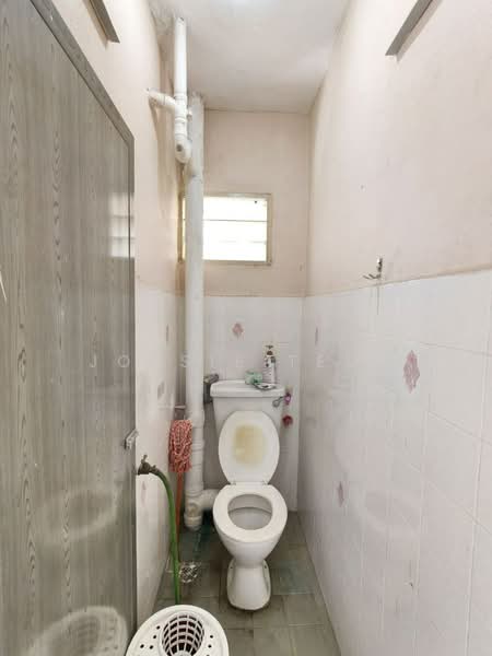 Rumah Flat untuk Dijual di Desa Permai Indah Flat - Jossie Teoh - Bathroom - PropertyGuru.com.my