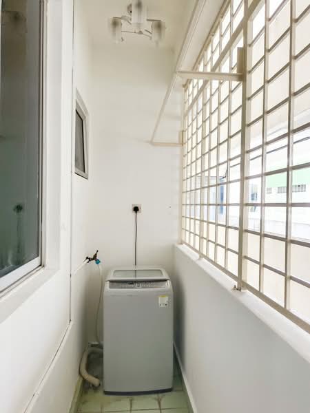Kondominium untuk Disewa di N-Park Condominium - Raymond Teoh - Balcony - PropertyGuru.com.my