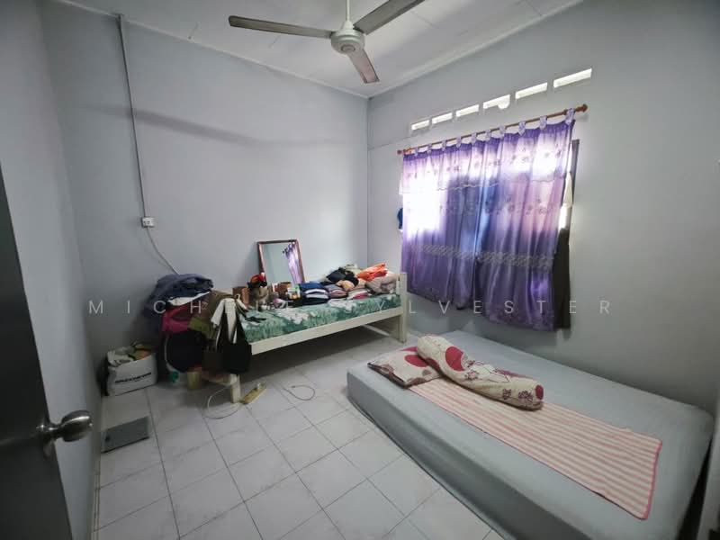 Rumah Teres 1 Tingkat untuk Dijual di Taman Ungku Tun Aminah (Skudai) - Michele Sylvester - Bedroom - PropertyGuru.com.my