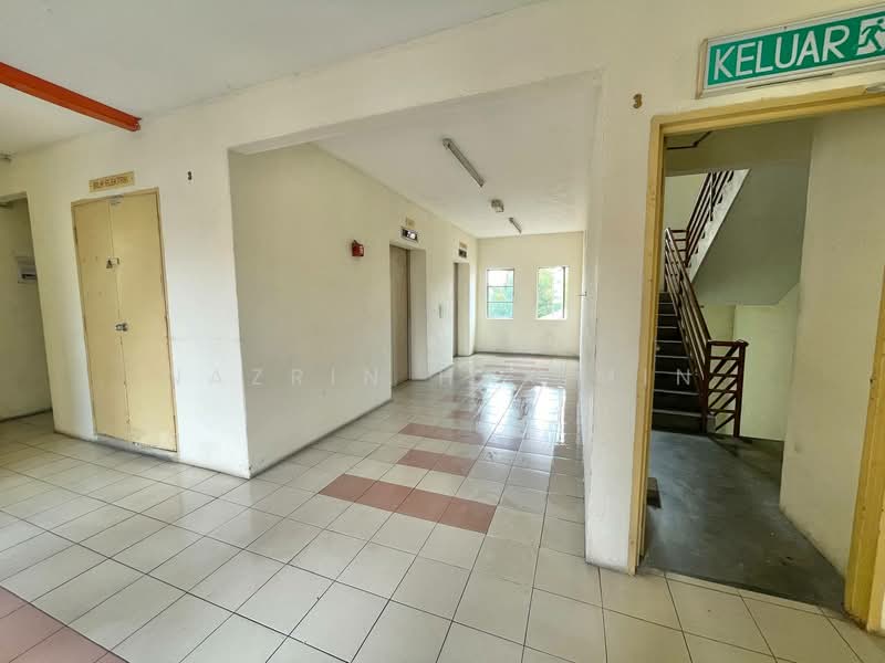 Pangsapuri untuk Dijual di Vistaria - Nazrin Hakimin - Corridor - PropertyGuru.com.my