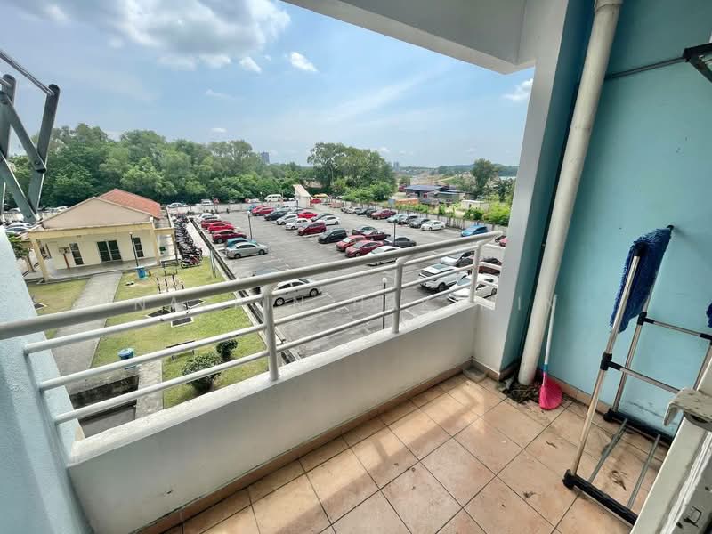 Pangsapuri untuk Dijual di Vistaria - Nazrin Hakimin - Balcony - PropertyGuru.com.my