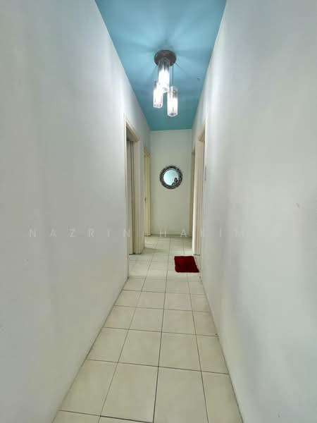 Pangsapuri untuk Dijual di Vistaria - Nazrin Hakimin - Corridor - PropertyGuru.com.my