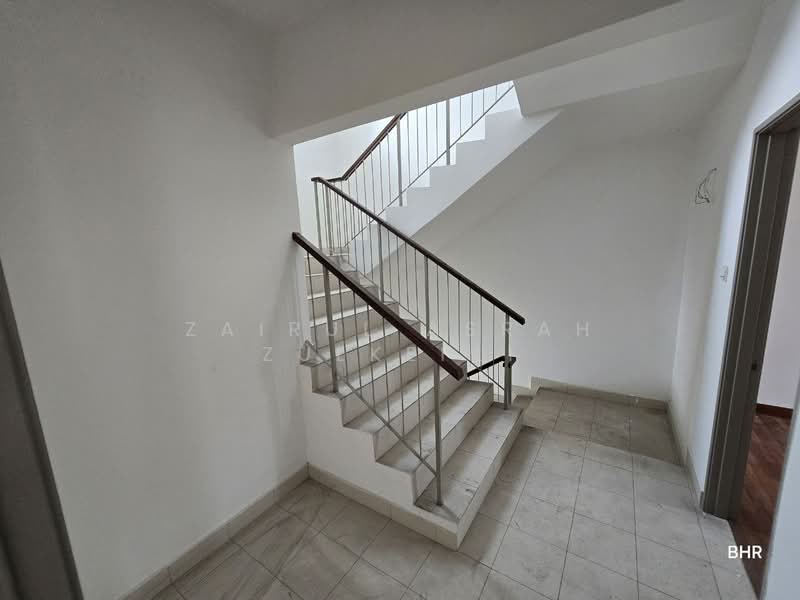 Rumah Teres 2.5 Tingkat untuk Dijual di Bandar Baru Bangi (Selangor) - Zairul Asrah Zulkefli - Corridor - PropertyGuru.com.my