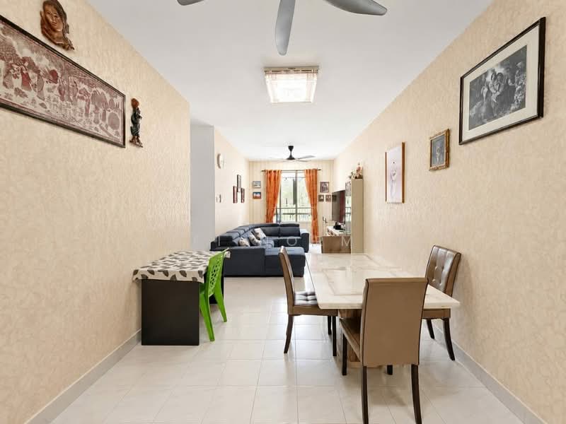 Pangsapuri untuk Dijual di Denai Nusantara Apartment - Sufi Norman - Living Room - PropertyGuru.com.my