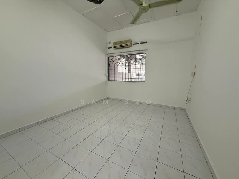 Rumah Teres 1 Tingkat untuk Dijual di Taman Intan Kluang (Kluang) - Sam Bro - Interior - PropertyGuru.com.my
