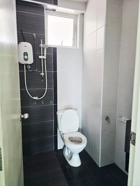 Kondominium untuk Disewa di The Oasis - Jerry Tan - Bathroom - PropertyGuru.com.my