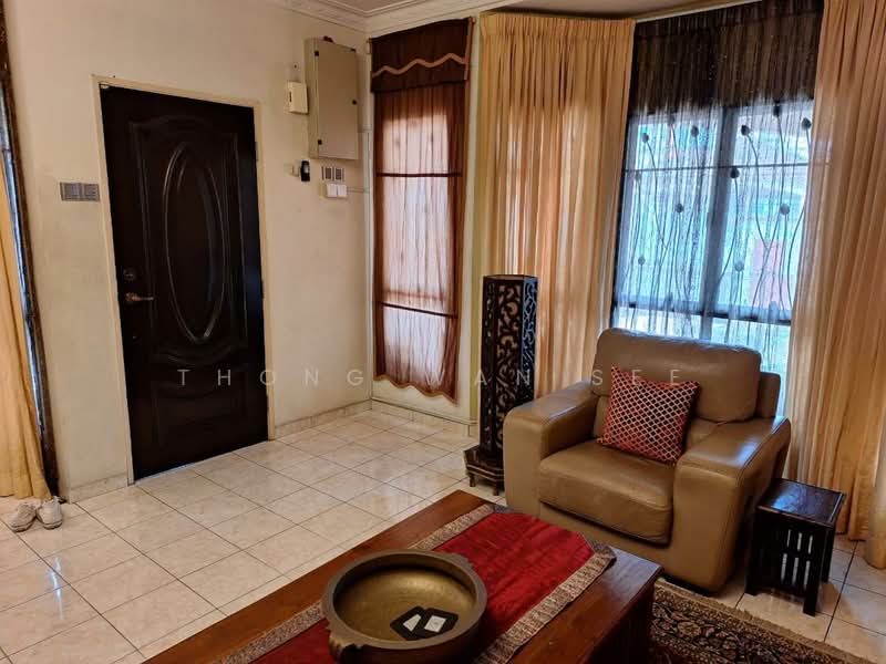 Rumah Berkembar untuk Dijual di Taman Waterfall (Rawang) - Thong Wan See - Living Room - PropertyGuru.com.my