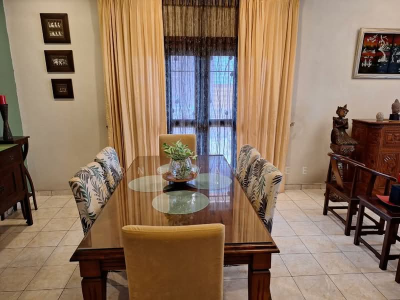 Rumah Berkembar untuk Dijual di Taman Waterfall (Rawang) - Thong Wan See - Dining Room - PropertyGuru.com.my